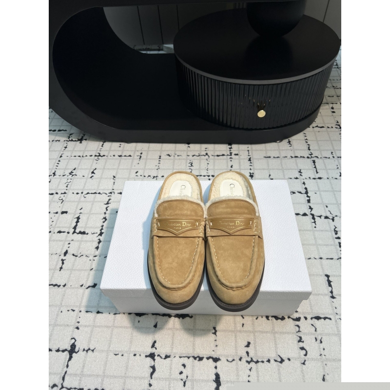 ch**an D*or slippers